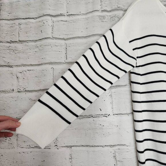 Cabi Knitted Button Up Striped Turnabout Cardigan Sweater White Size Medium 6164 - Picture 5 of 13